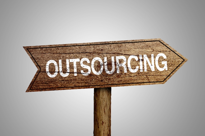 7 Signs You Should Outsource Your Blog Content Writing 